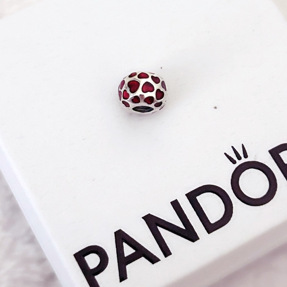 PANDORA Hearts Round Clip Charm w/box - Picture 5 of 7